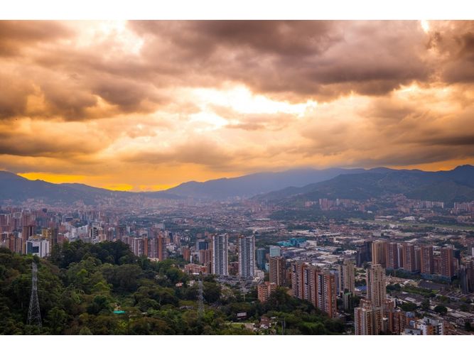 Apartamento en venta en El Poblado, Medellín · foto 23 de 24