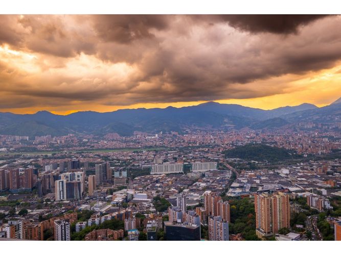 Apartamento en venta en El Poblado, Medellín · foto 24 de 24
