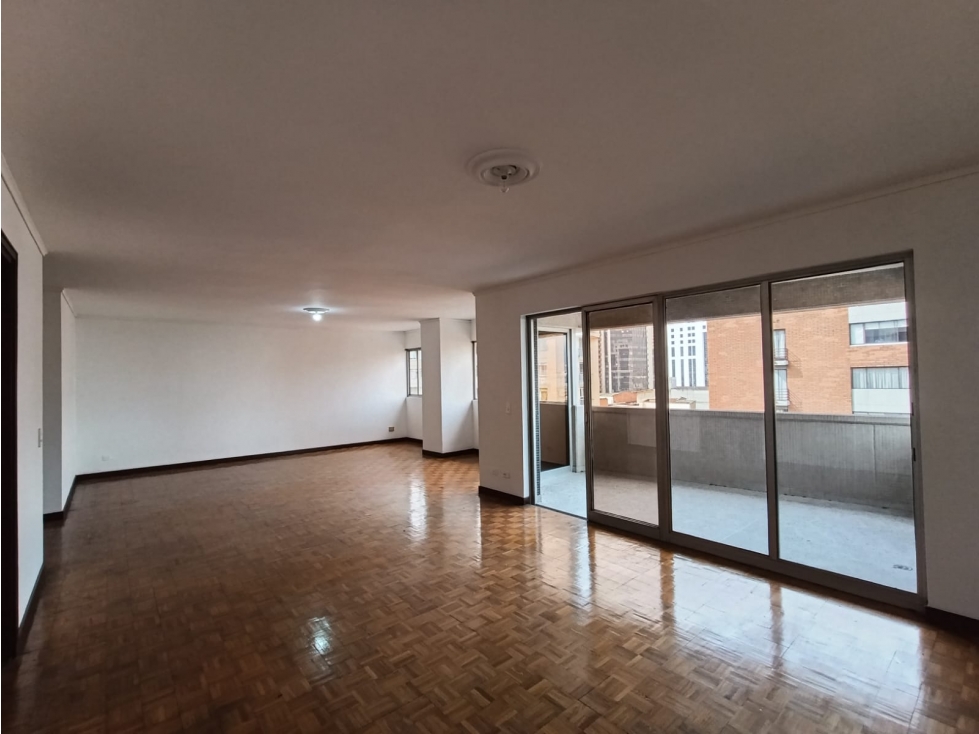 Apartamento en venta en Villa Nueva, Medellín · foto 4 de 18