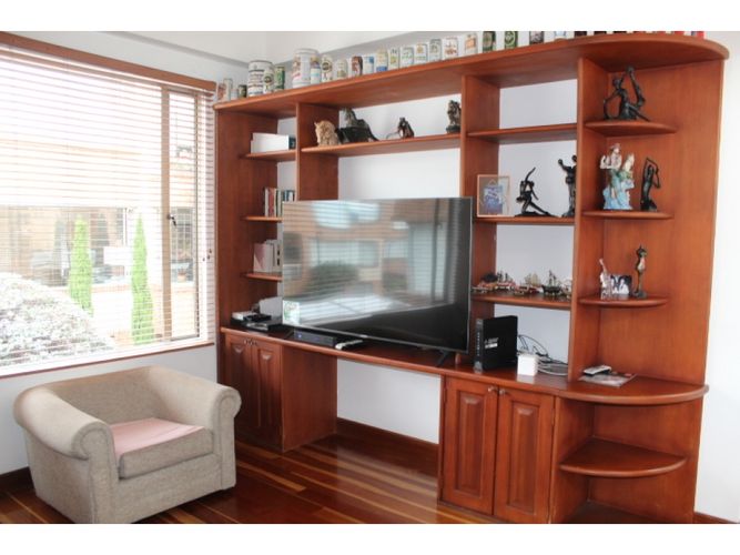 Casa de 3 alcobas en venta en Cerros De Suba, Bogotá, 266 m² · foto 15 de 23