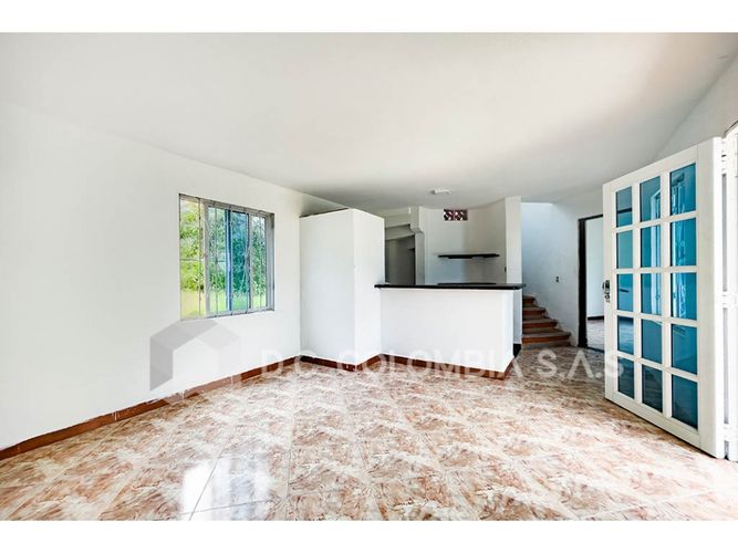 Casa de 3 alcobas en venta en Las Varas, Ricaurte, 140 m² · foto 5 de 9