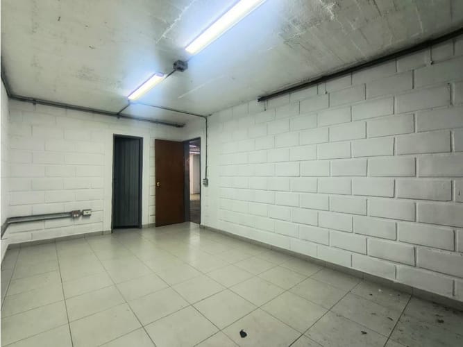 Local en arriendo en San Juan Bautista, Itagüí, 120 m² · foto 4 de 15