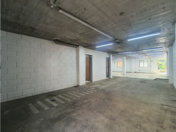 Local en arriendo en San Juan Bautista, Itagüí, 120 m² · foto 6 de 15