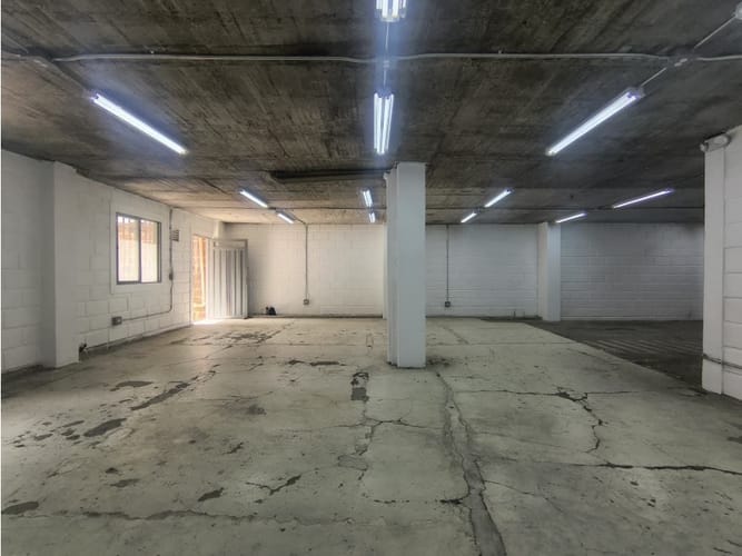 Local en arriendo en San Juan Bautista, Itagüí, 120 m² · foto 12 de 15