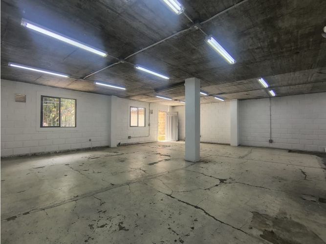 Local en arriendo en San Juan Bautista, Itagüí, 120 m² · foto 13 de 15