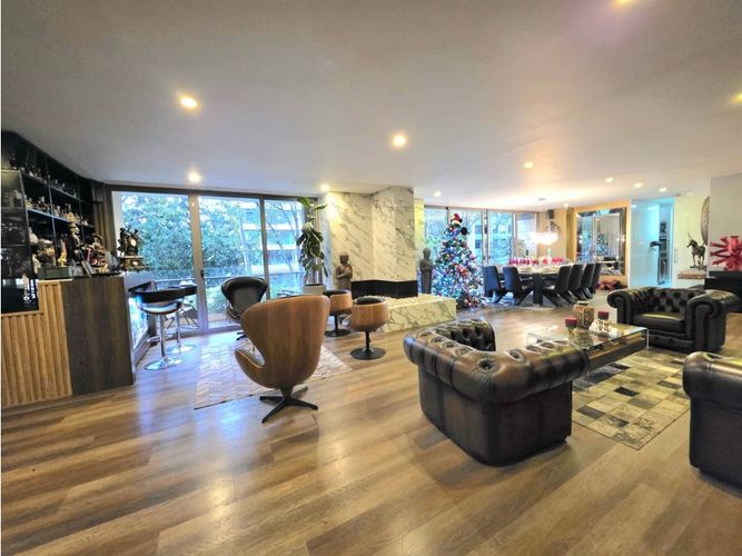 Apartamento de 4 alcobas en venta en Chico, Bogotá, 320 m² · foto 2 de 24