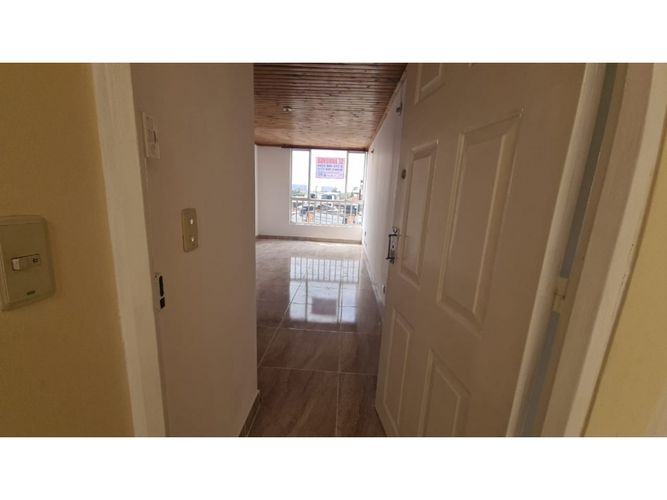 Apartamento de 3 alcobas en venta en Parques De Salamanca, Bogotá, 57 m² · foto 3 de 23