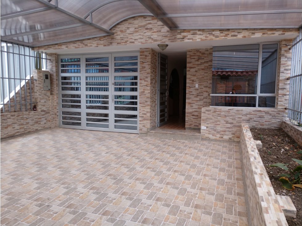Casa en venta en Modelia, Bogotá · foto 2 de 21