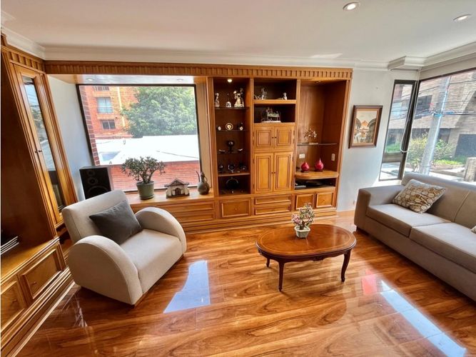 Apartamento de 3 alcobas en venta en San Patricio, Bogotá, 193 m² · foto 7 de 24