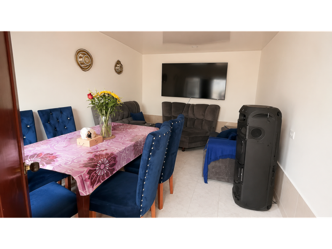 Casa de 5 alcobas en venta en La Cabana Fontibon, Bogotá, 240 m² · foto 3 de 16