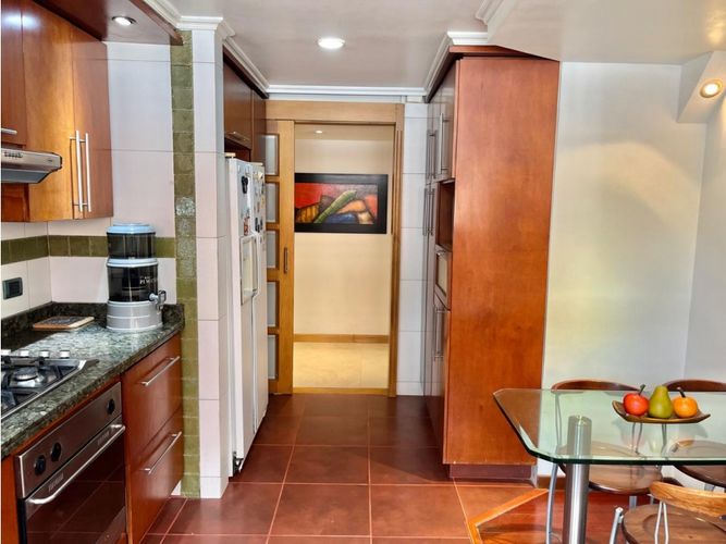 Apartamento de 3 alcobas en venta en San Patricio, Bogotá, 193 m² · foto 15 de 24