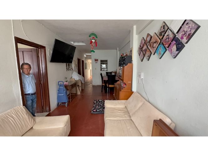 Casa de 5 alcobas en venta en La Cabana Fontibon, Bogotá, 240 m² · foto 7 de 16