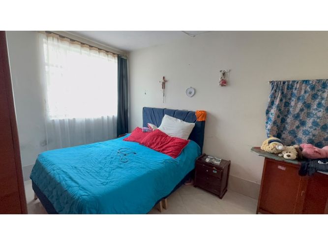 Casa de 5 alcobas en venta en La Cabana Fontibon, Bogotá, 240 m² · foto 10 de 16