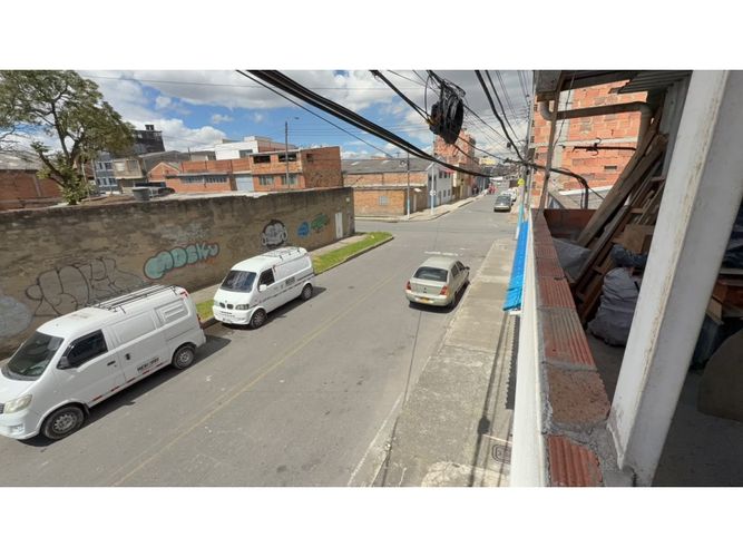 Casa de 5 alcobas en venta en La Cabana Fontibon, Bogotá, 240 m² · foto 16 de 16