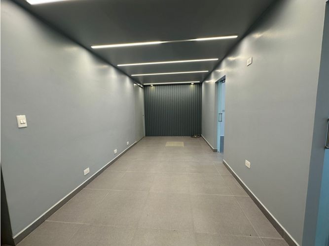 Bodega en venta en Manila, Medellín, 297 m² · foto 6 de 11