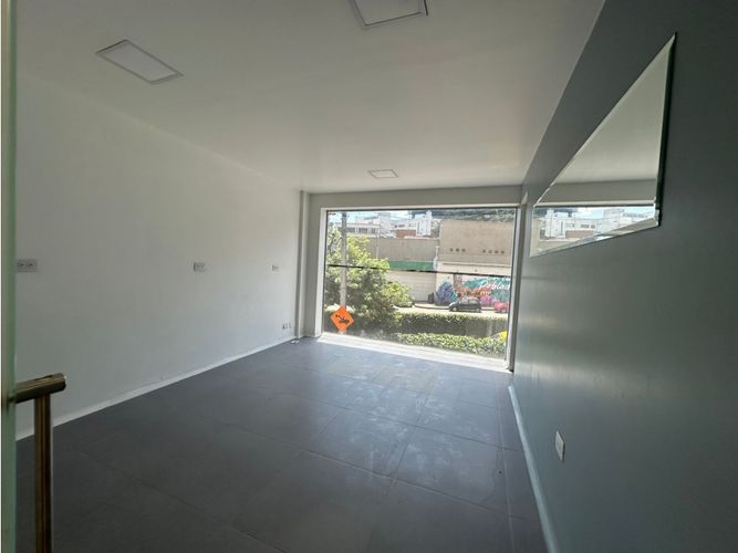 Bodega en venta en Manila, Medellín, 297 m² · foto 8 de 11