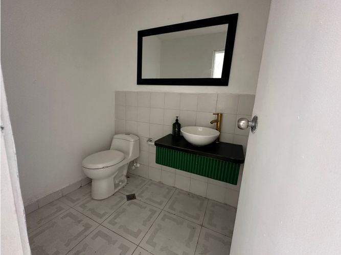 Bodega en venta en Manila, Medellín, 297 m² · foto 10 de 11