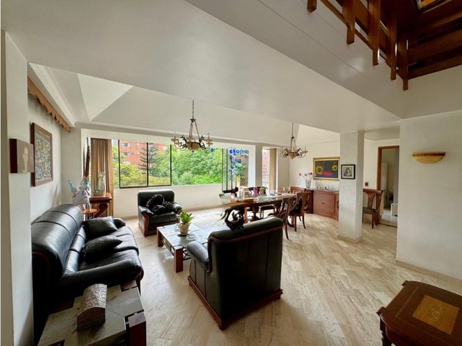 Apartamento de 3 alcobas en venta en La Frontera, Medellín, 175 m² · foto 2 de 18