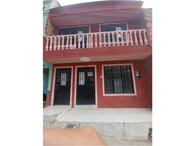 Casa de 3 alcobas en venta en Centro, Bucaramanga, 190 m² · foto 2 de 24