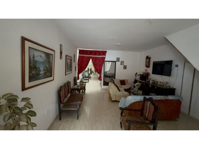 Casa de 9 alcobas en venta en Primitivo Crespo, Cali, 300 m² · foto 5 de 20