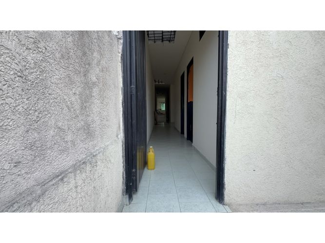 Casa de 9 alcobas en venta en Primitivo Crespo, Cali, 300 m² · foto 14 de 20