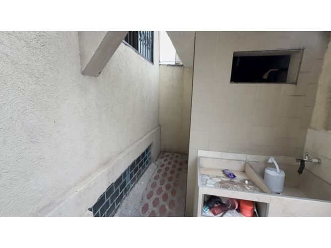Casa de 9 alcobas en venta en Primitivo Crespo, Cali, 300 m² · foto 15 de 20