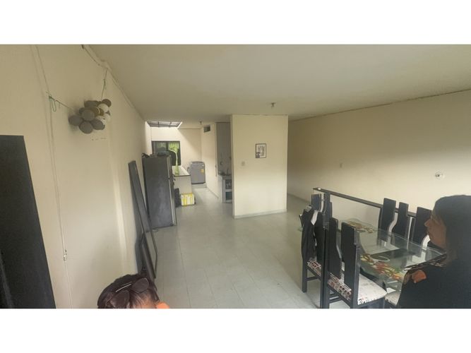 Casa de 9 alcobas en venta en Primitivo Crespo, Cali, 300 m² · foto 18 de 20