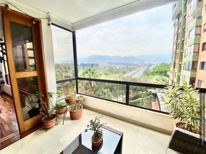 Apartamento de 5 alcobas en venta en La Aguacatala, Medellín, 155 m² · foto 2 de 21