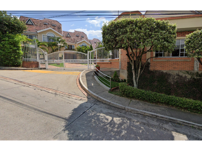 Casa de 4 alcobas en venta en Anillo Vial, Bucaramanga, 147 m² · foto 2 de 24