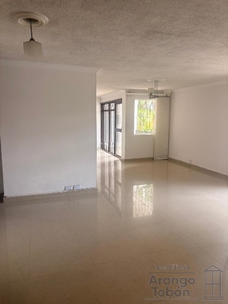 Apartamento en venta en Laureles Nogal, Medellín · foto 2 de 13