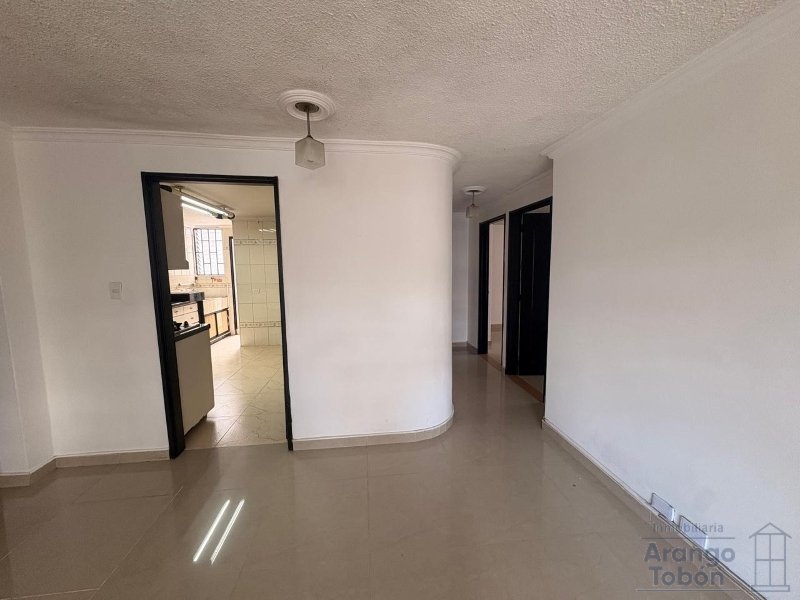 Apartamento en venta en Laureles Nogal, Medellín · foto 3 de 13