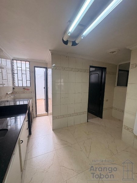 Apartamento en venta en Laureles Nogal, Medellín · foto 4 de 13