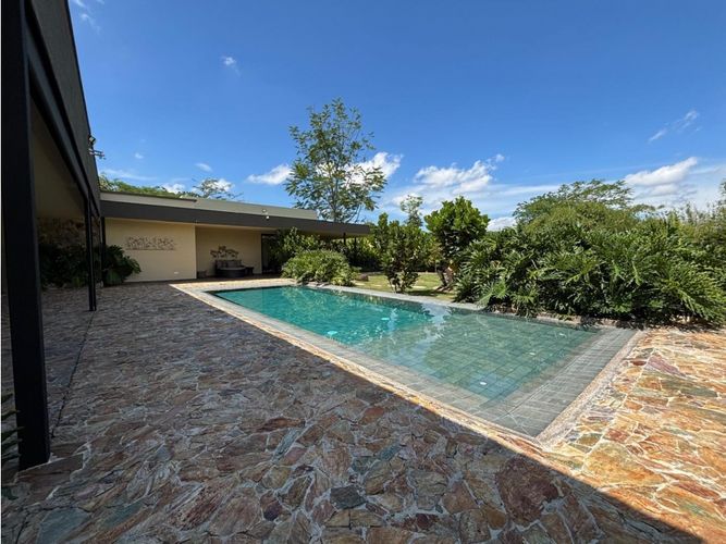 Casa de 4 alcobas en venta en Cerritos, Pereira, 600 m² · foto 2 de 21