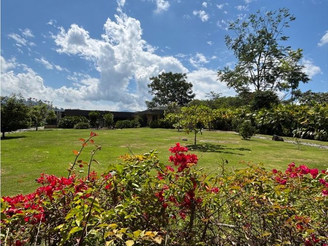 Casa de 4 alcobas en venta en Cerritos, Pereira, 600 m² · foto 3 de 21