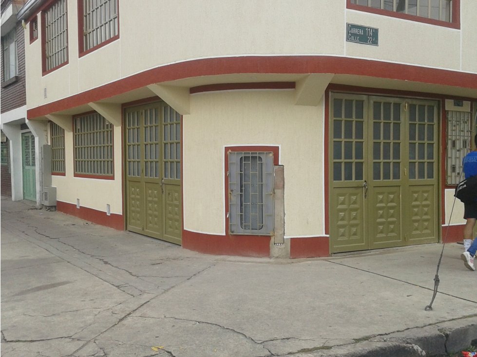 Casa en venta en Fontibon, Bogotá · foto 3 de 24