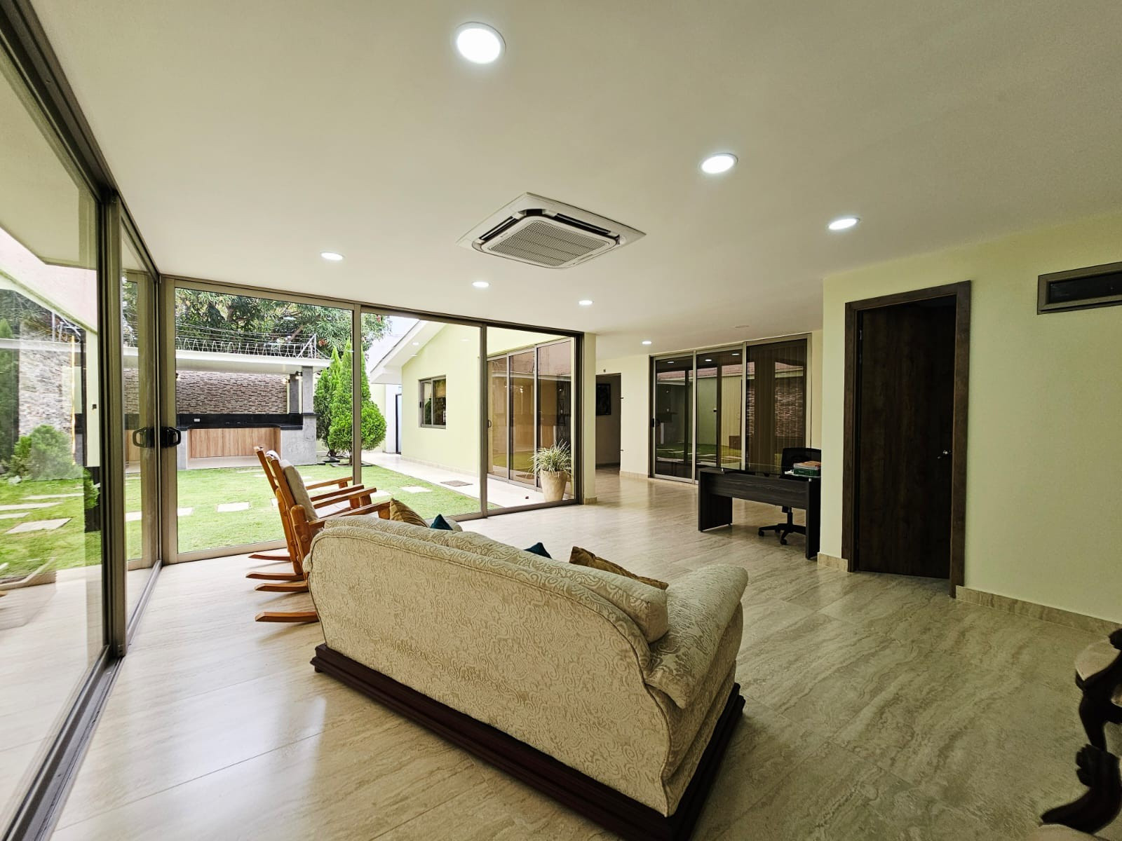 Casa en venta en Ciudad Jardin, Barranquilla · foto 3 de 23