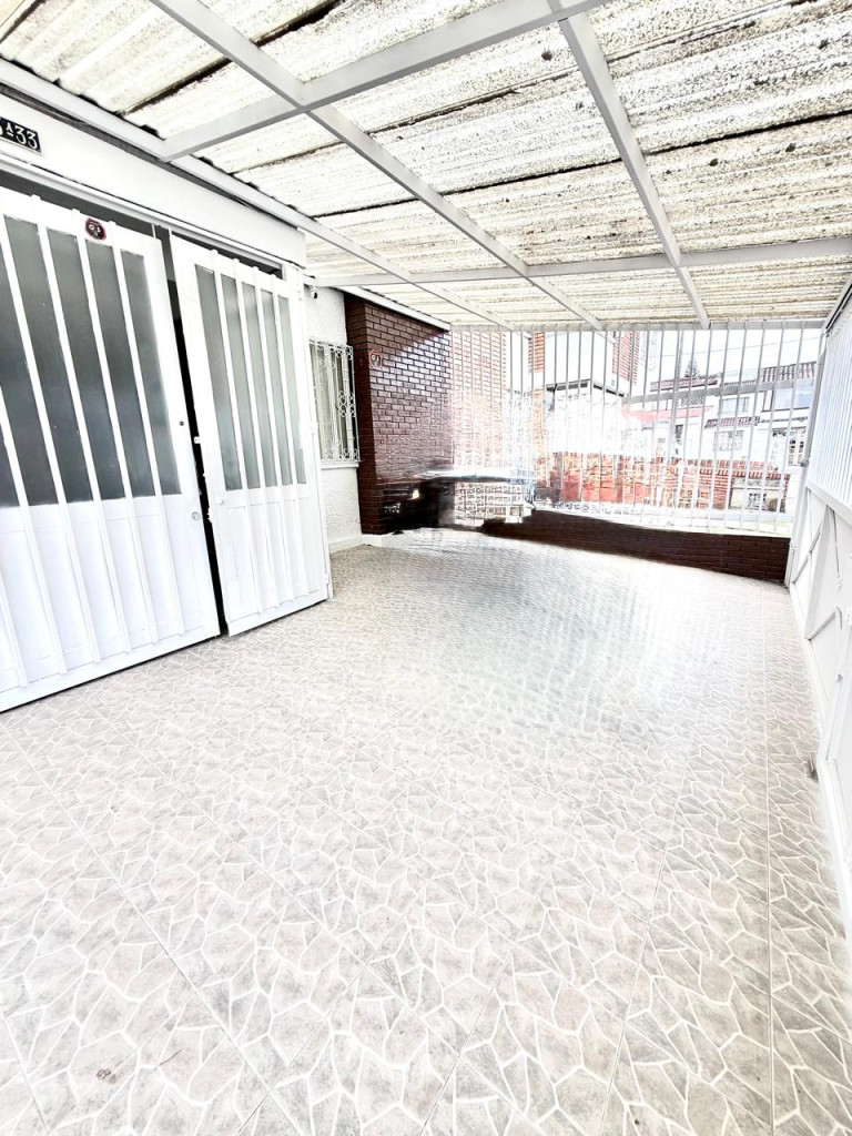 Casa en venta en Marsella, Bogotá · foto 4 de 24