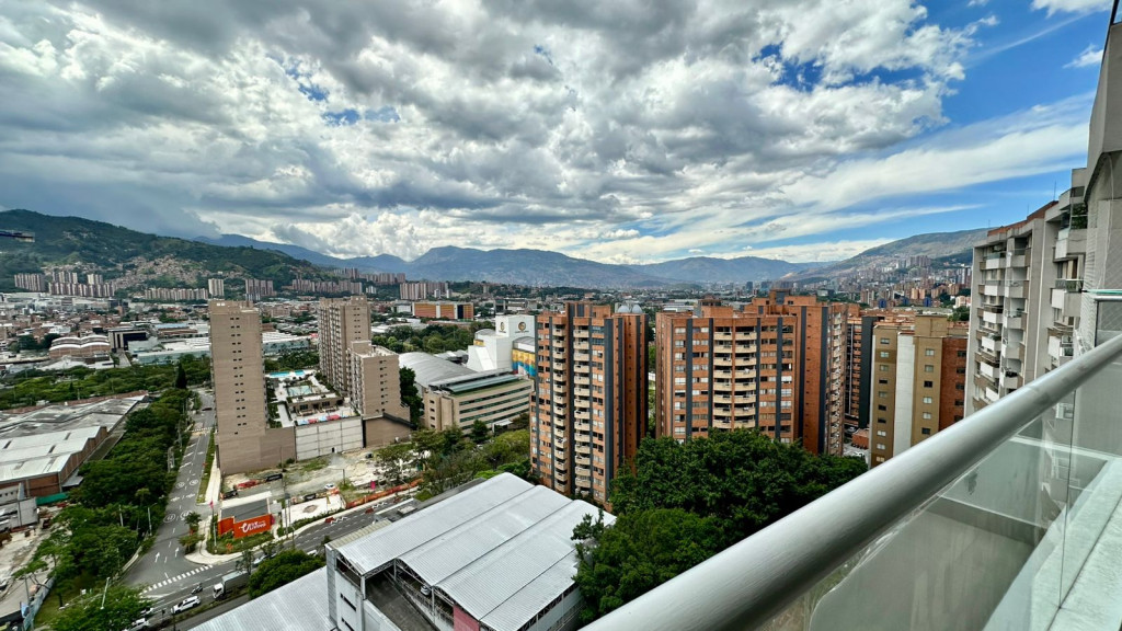 Apartamento en Arriendo en Jardines, Envigado en Envigado, de Uribienes