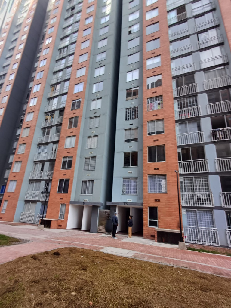 Apartamento en venta en Primavera Occidental - Puente Aranda, Bogotá · foto 3 de 24
