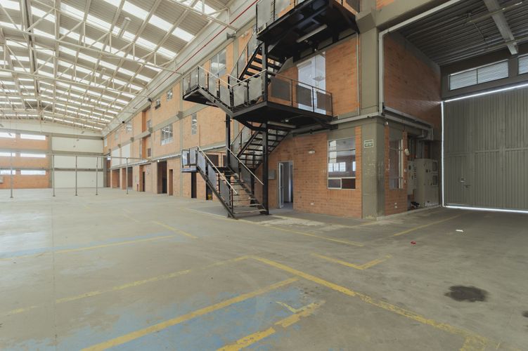 Bodega en venta en Siberia, Cota, 2646 m² · foto 3 de 24