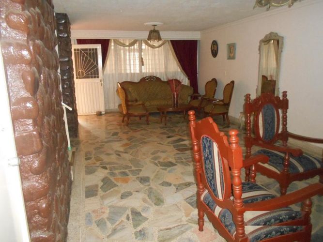 Casa de 12 alcobas en venta en La Ceiba, Cúcuta, 346 m² · foto 2 de 15