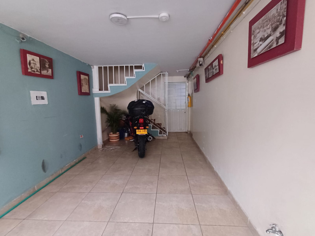 Casa en venta en Las Ferias, Bogotá · foto 3 de 23