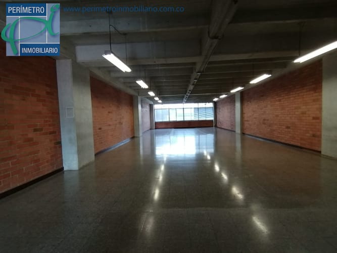 Local en arriendo en Shellmar, Medellín, 194 m² · foto 2 de 7