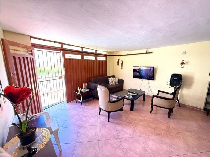 Casa de 6 alcobas en venta en La Ceja, 246 m² · foto 5 de 15
