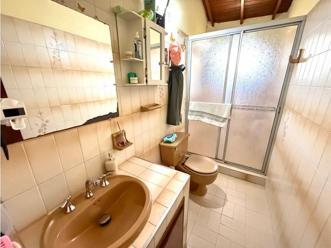 Casa de 6 alcobas en venta en La Ceja, 246 m² · foto 11 de 15