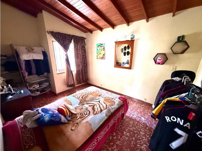 Casa de 6 alcobas en venta en La Ceja, 246 m² · foto 12 de 15