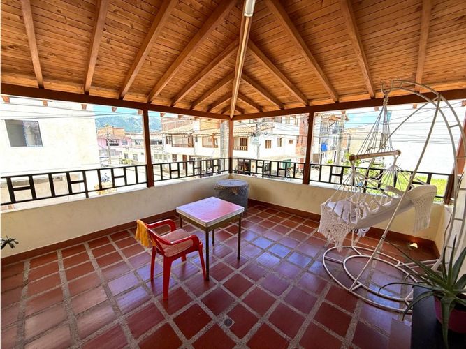 Casa de 6 alcobas en venta en La Ceja, 246 m² · foto 13 de 15