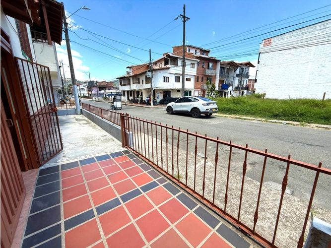 Casa de 6 alcobas en venta en La Ceja, 246 m² · foto 15 de 15