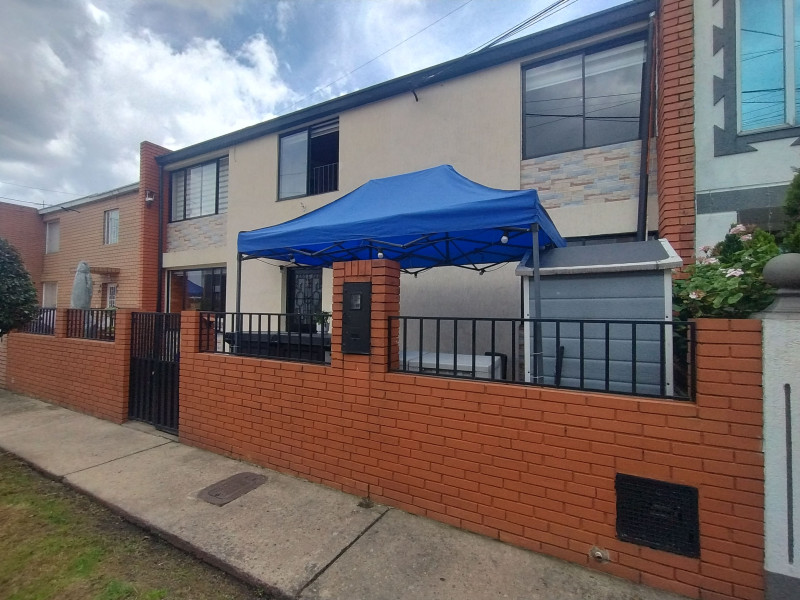 Casa en venta en San Fernando, Bogotá · foto 4 de 24