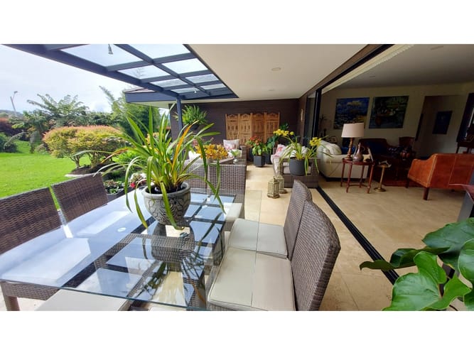 Casa de 3 alcobas en venta en Villa Turbay, Envigado, 374 m² · foto 6 de 22